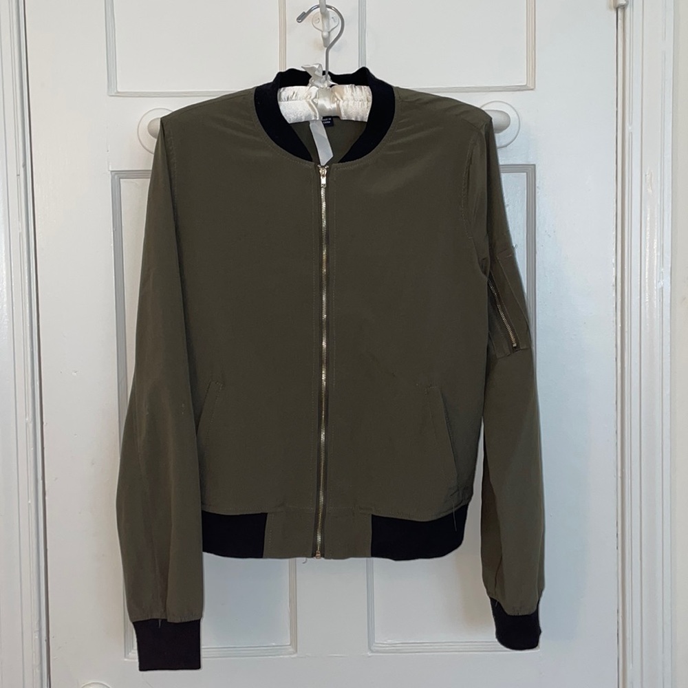 Olive green bomber jacket. Brand is Harlowe & Graham, size XS.